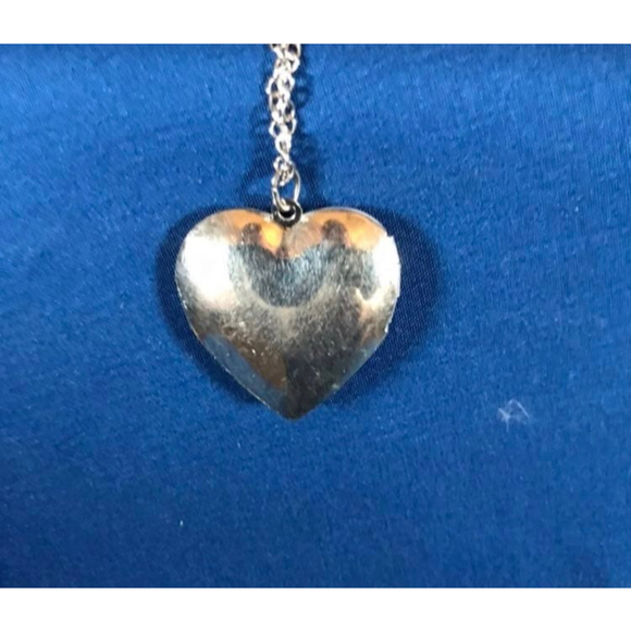 Girl's Heart Fashion Locket Necklace - Picture 2 of 4